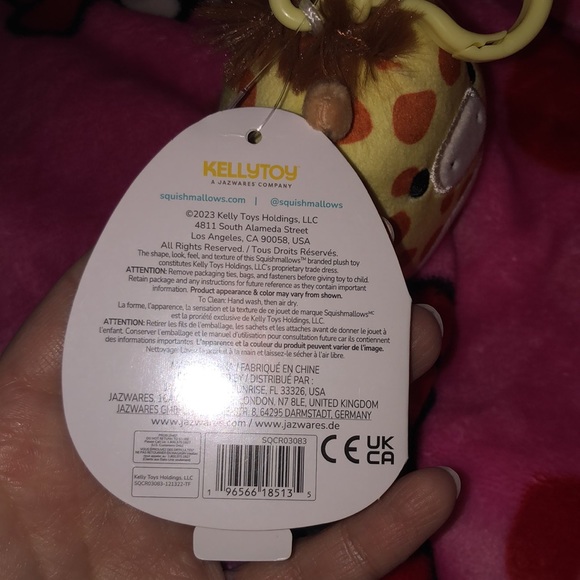 Bnwt Gary the giraffe squishmallow clip - Picture 5 of 5